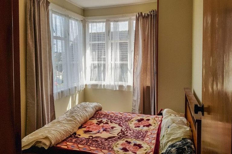 Photo of property in 72 Cook Street, Marfell, New Plymouth, 4310