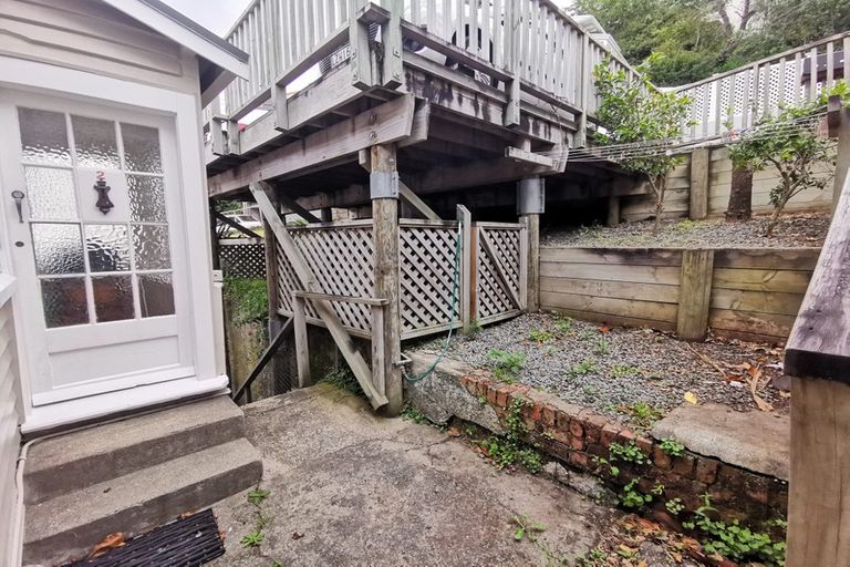 Photo of property in 1/17 Clifton Terrace, Kelburn, Wellington, 6012