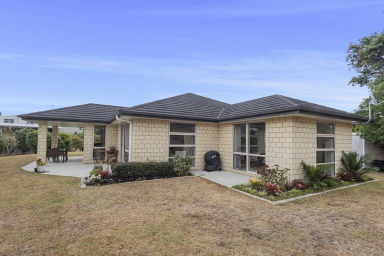 Photo of property in 160b One Tree Point Road, One Tree Point, 0118