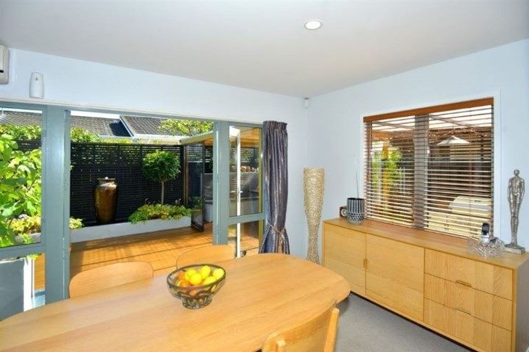 Photo of property in 3/218 Springfield Road, St Albans, Christchurch, 8014