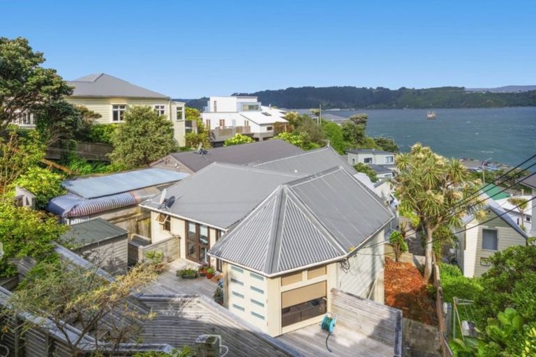 Photo of property in 75 Maida Vale Road, Roseneath, Wellington, 6011