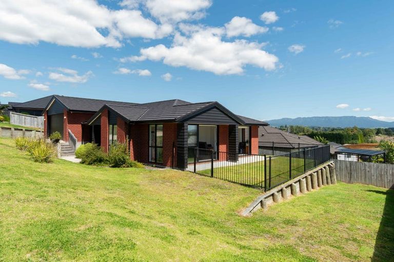 Photo of property in 11 Stingray Drive, Omokoroa, 3114
