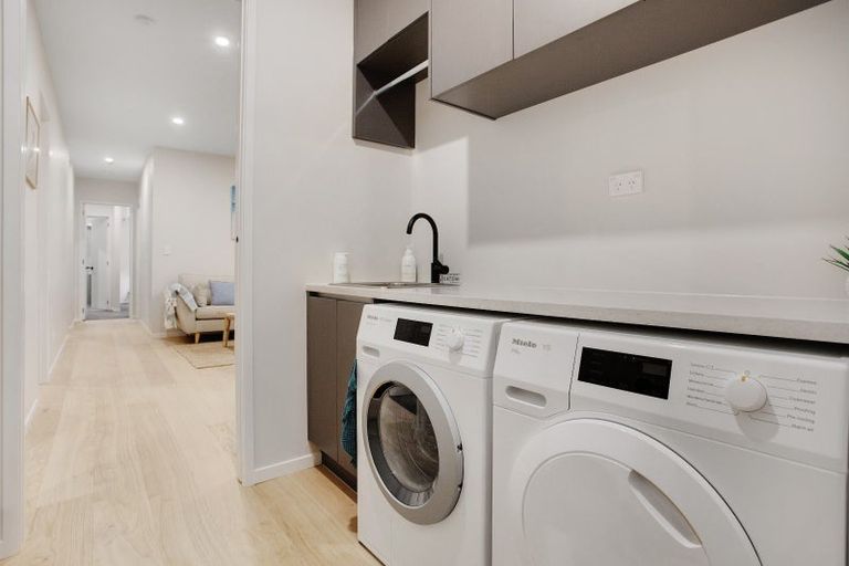 Photo of property in 12 Tarras Road, Kumeu, 0810