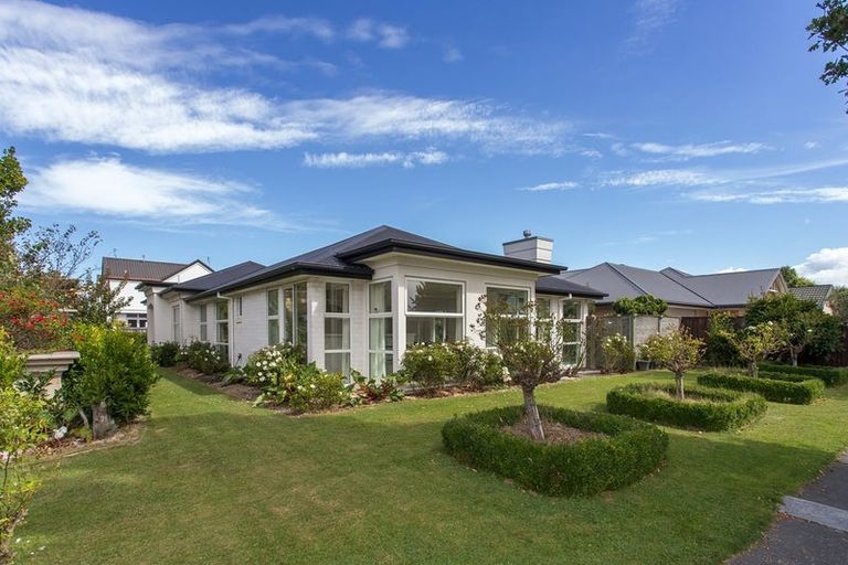 Photo of property in 2 Glen Oaks Drive, Northwood, Christchurch, 8051