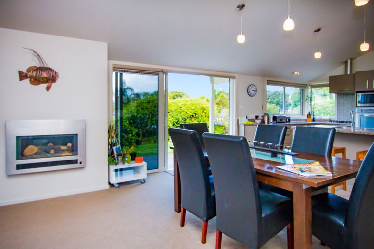 Photo of property in 854 Whangaparaoa Road, Manly, Whangaparaoa, 0930