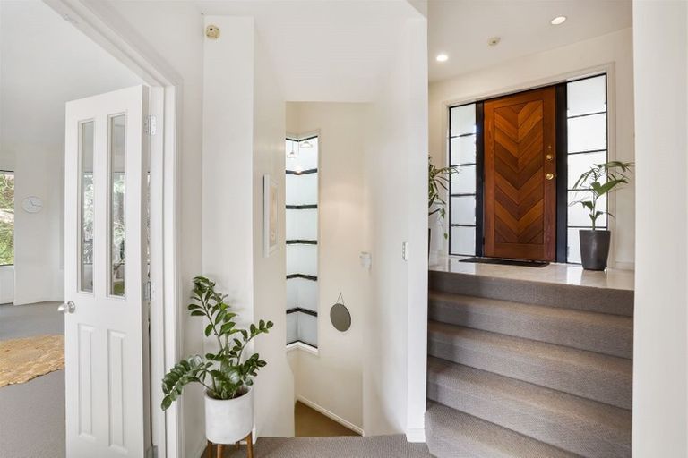 Photo of property in 29 Speedy Crescent, Hillcrest, Auckland, 0627