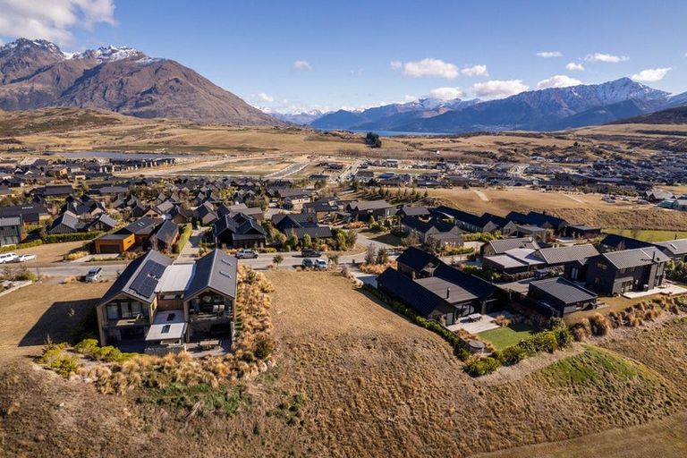 Photo of property in 24 Falconer Rise, Jacks Point, Queenstown, 9371