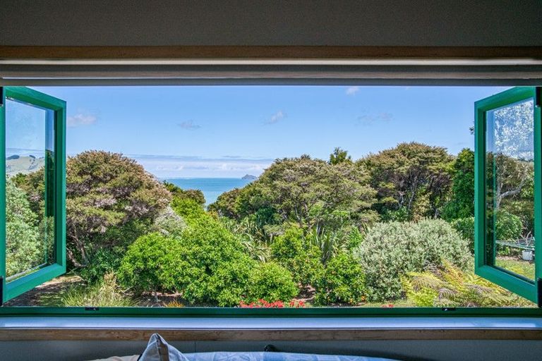 Photo of property in 149 Cornwallis Road, Cornwallis, Auckland, 0604