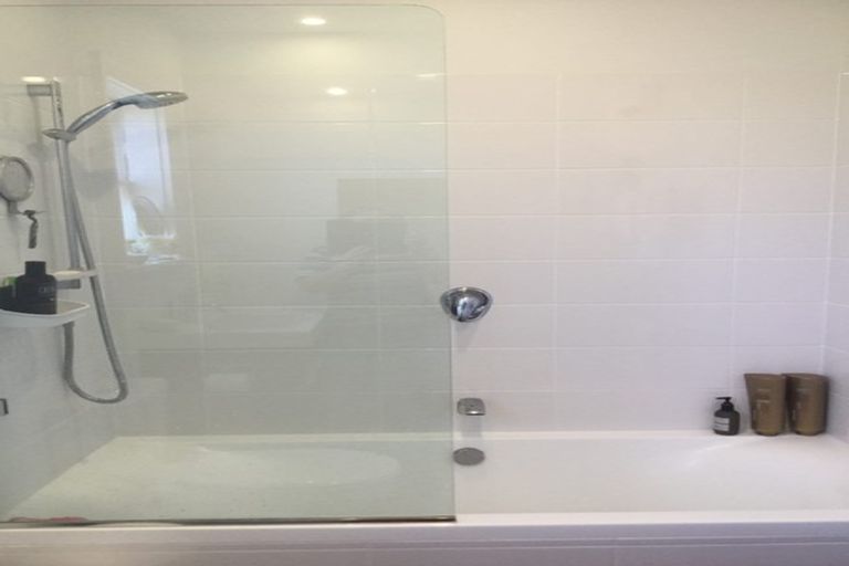 Photo of property in 35 Garreg Road, Fendalton, Christchurch, 8052