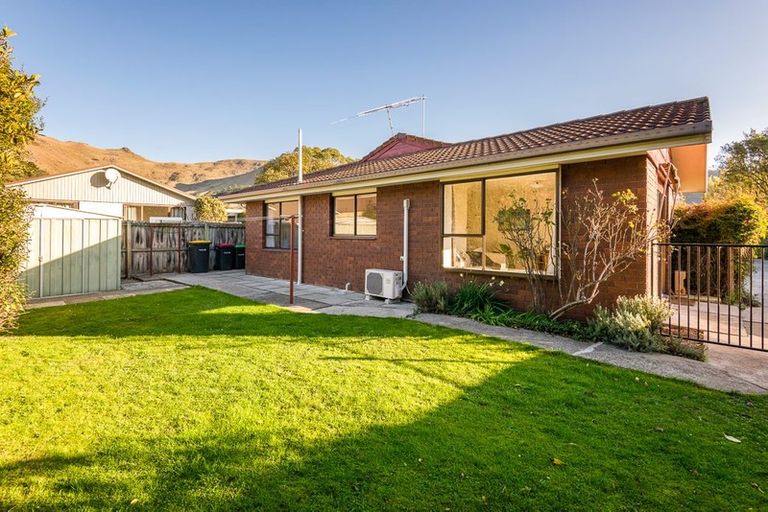 Photo of property in 2/26 Mauger Drive, Heathcote Valley, Christchurch, 8022