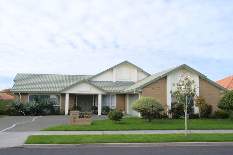 Photo of property in 8 Ambleside Drive, Northpark, Auckland, 2013