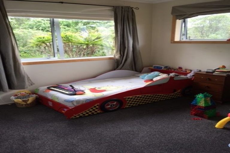 Photo of property in 1/29 Ridgewood Crescent, Birkenhead, Auckland, 0626