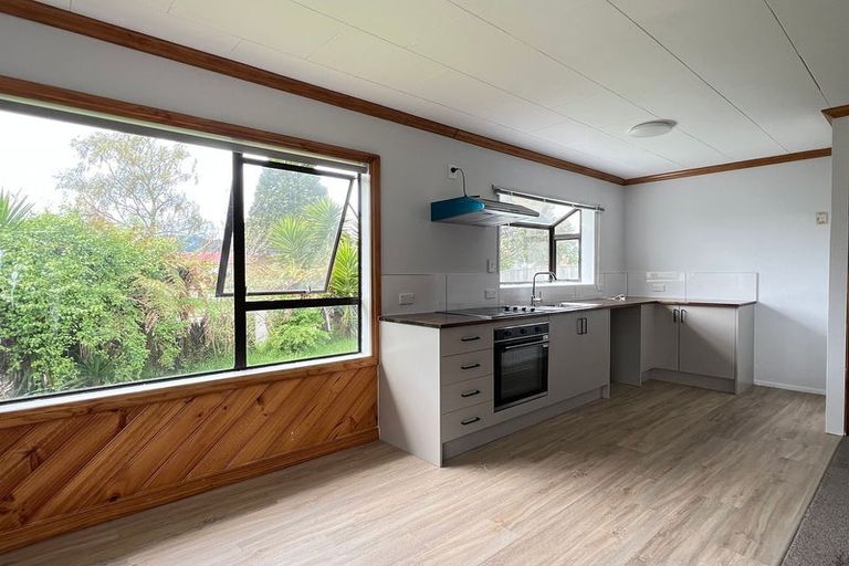 Photo of property in 32 Sequoia Crescent, Owhata, Rotorua, 3010