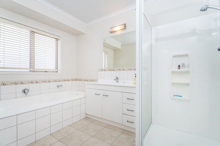 Photo of property in 20 Waitotara Way, Whitianga, 3510