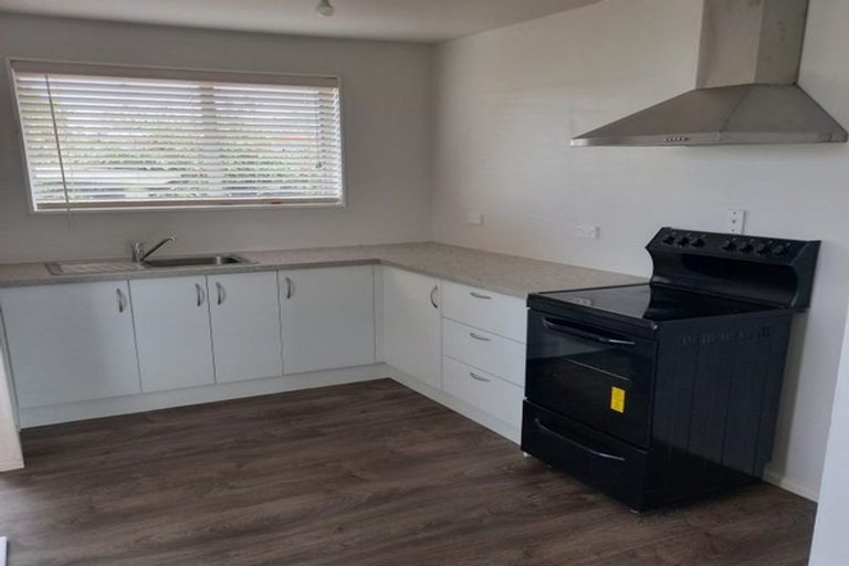 Photo of property in 2/28 Brixton Street, Islington, Christchurch, 8042