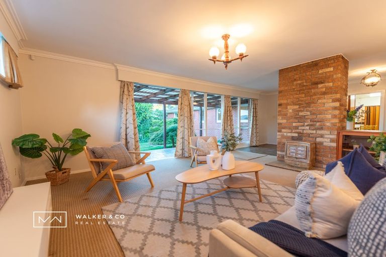 Photo of property in 28 Pinehaven Road, Pinehaven, Upper Hutt, 5019