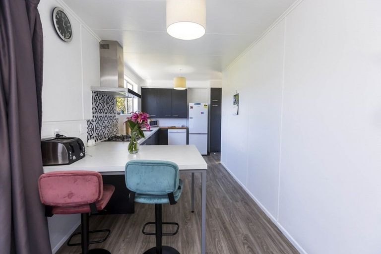 Photo of property in 51 Blueberry Grove, Timberlea, Upper Hutt, 5018