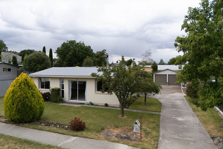 Photo of property in 3 Fraser Street, Clyde, 9330