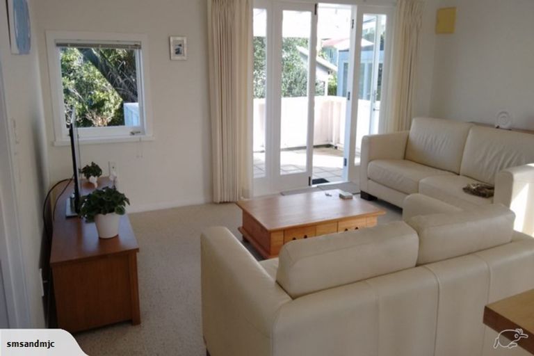 Photo of property in 5b Church Street, Devonport, Auckland, 0624