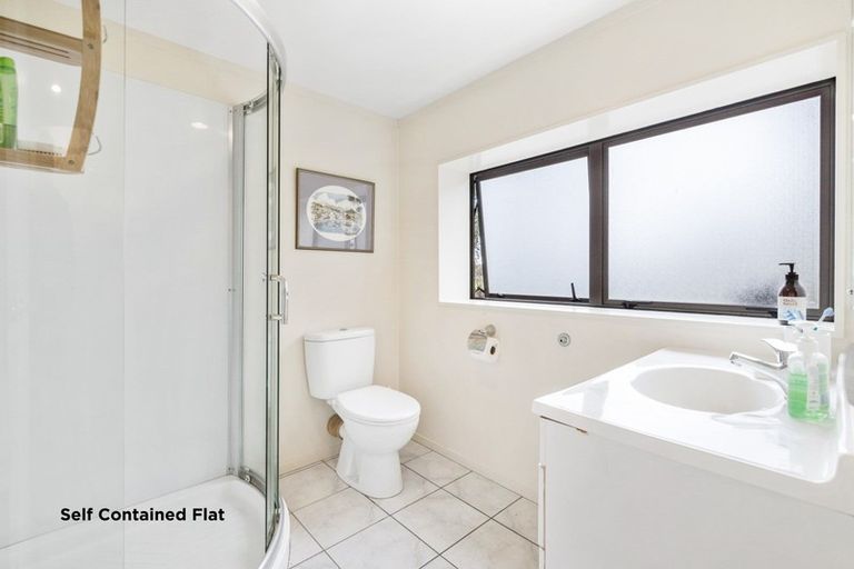 Photo of property in 9b Trotting Course Drive, Kumeu, 0891