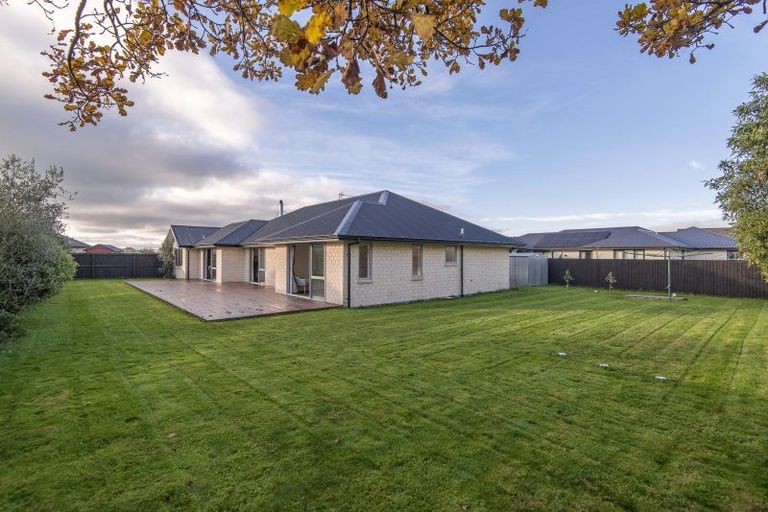 Photo of property in 6 Dundee Close, Darfield, 7510