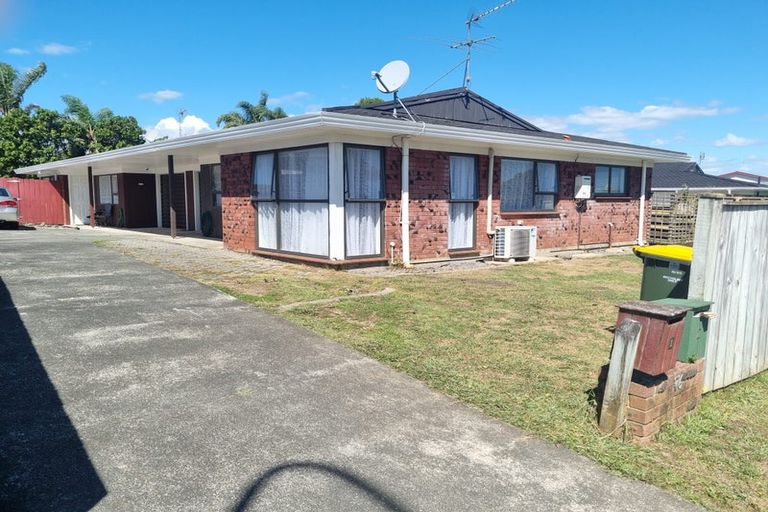 Photo of property in 1/76 Prince Regent Drive, Half Moon Bay, Auckland, 2012