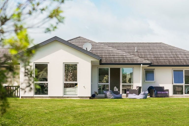 Photo of property in 10 Tamihana Street, Otaki, 5512