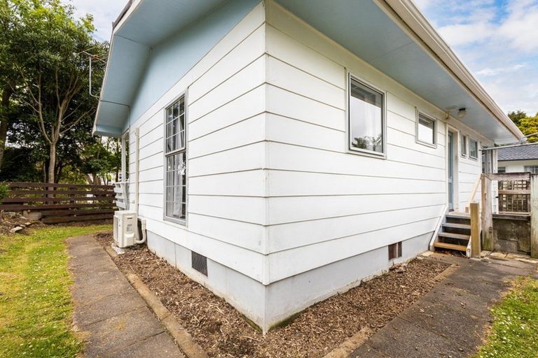 Photo of property in 1/6 Waterloo Place, Westown, New Plymouth, 4310
