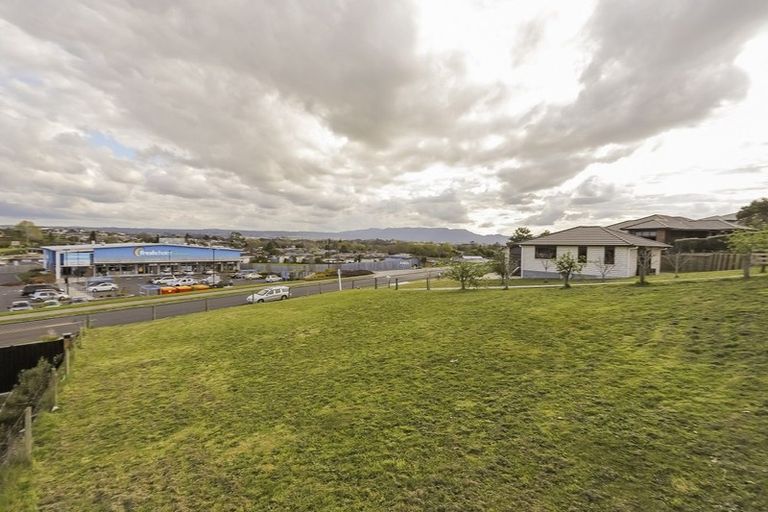 Photo of property in 8 Tralee Street, Omokoroa, 3114