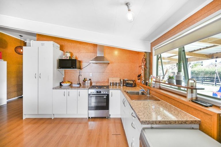 Photo of property in 202 Kempthorne Road, Russell, 0272