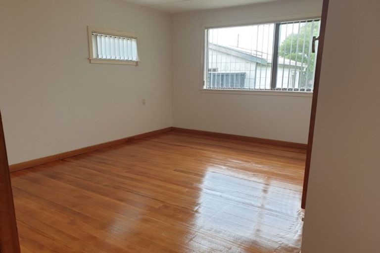 Photo of property in 3 Springs Road, Parakai, 0830