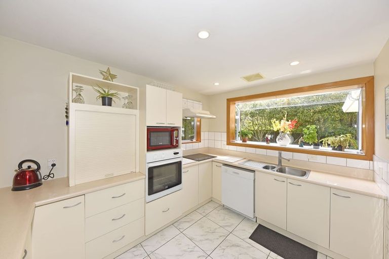 Photo of property in 11 Copperfield Close, Parklands, Christchurch, 8083
