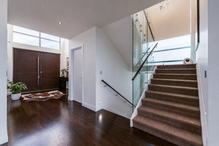 Photo of property in 28 Mansion Court, West Harbour, Auckland, 0618