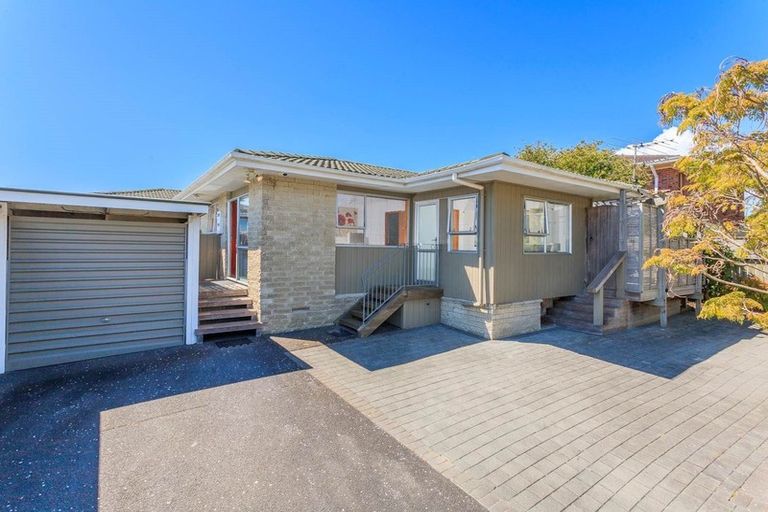Photo of property in 1/38 Akoranga Drive, Northcote, Auckland, 0627