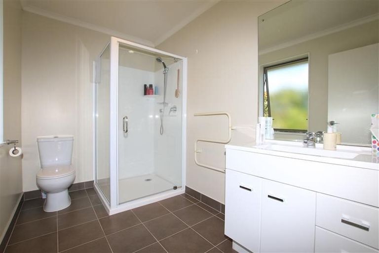 Photo of property in 46 Huntington Park Drive, Greenhithe, Auckland, 0632