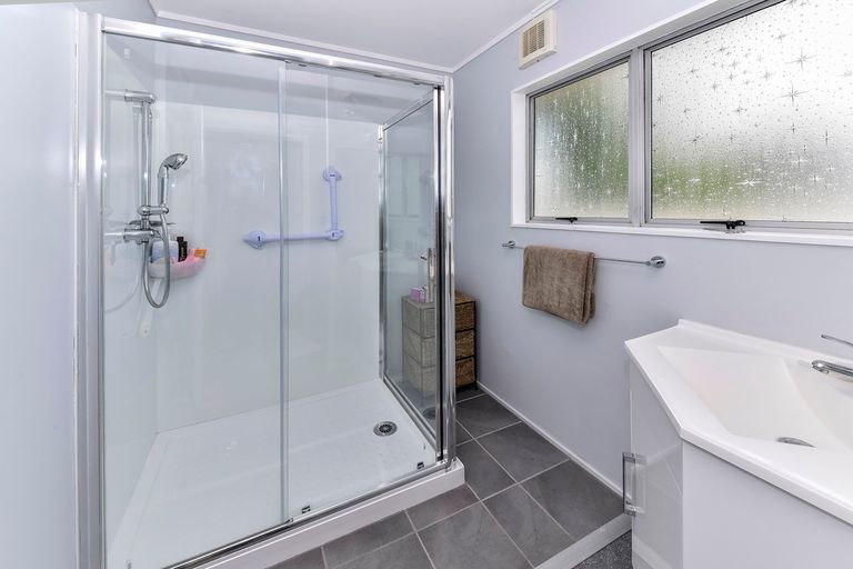 Photo of property in 3/16 Helms Place, Manurewa, Auckland, 2102