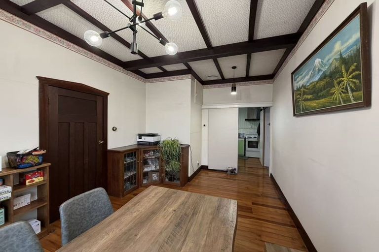 Photo of property in 8 Nikau Street, New Lynn, Auckland, 0600