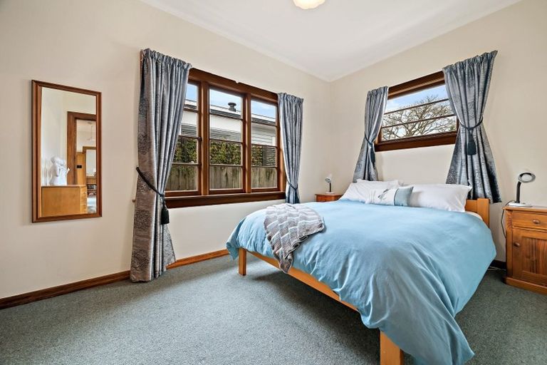 Photo of property in 162 Weston Road, St Albans, Christchurch, 8052