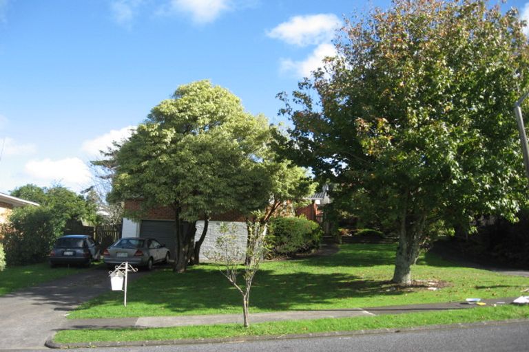 Photo of property in 25 Rotoiti Avenue, Pakuranga Heights, Auckland, 2010