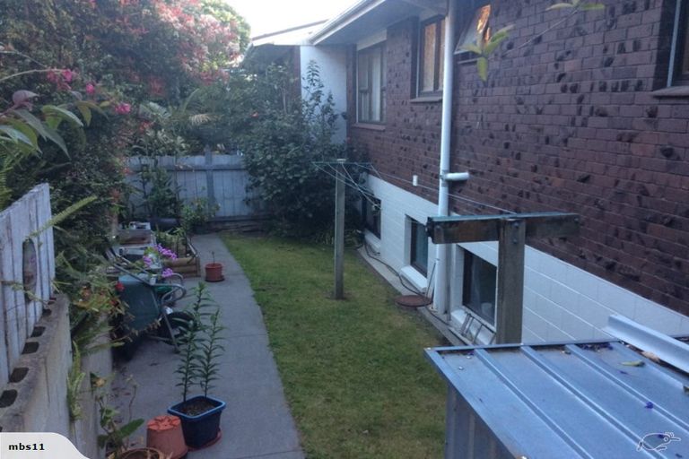 Photo of property in 8a Sutherland Avenue, Mount Maunganui, 3116