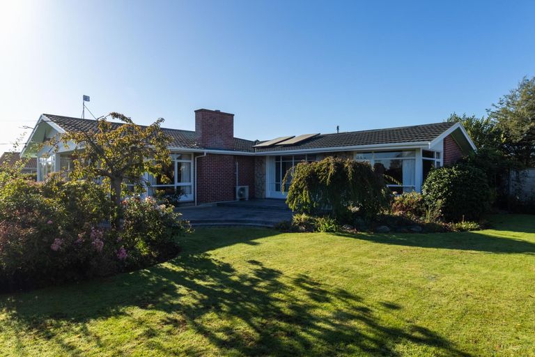 Photo of property in 1 Cashel Street, Waimate, 7924