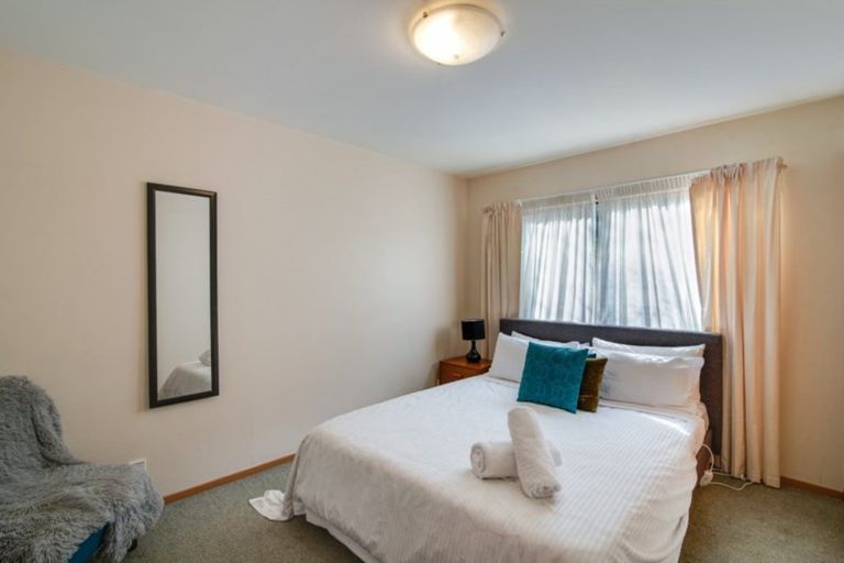 Photo of property in 36 Greenstone Place, Fernhill, Queenstown, 9300