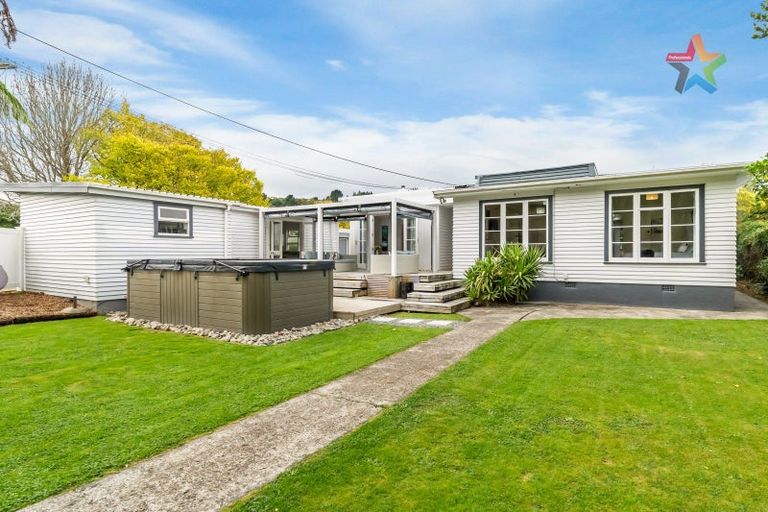 Photo of property in 10 Golf Road, Manor Park, Lower Hutt, 5019