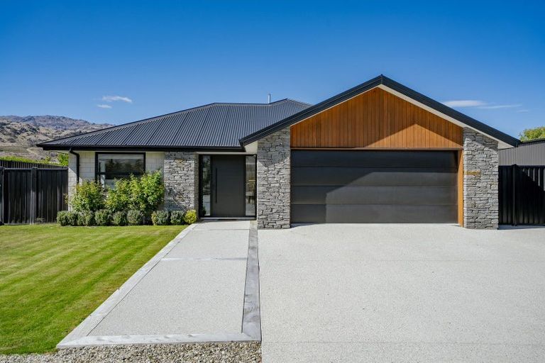 Photo of property in 8 Pegasus Court, Mount Pisa, Cromwell, 9383