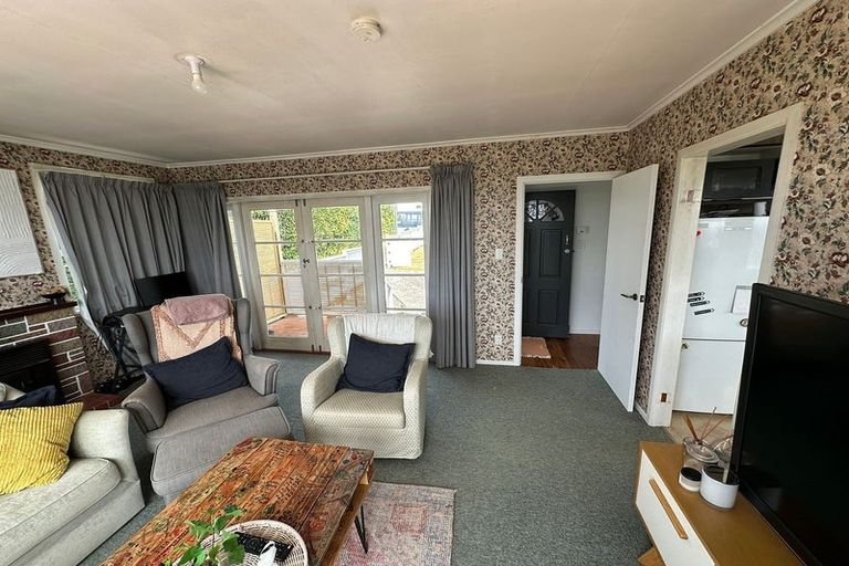 Photo of property in 1/99 Rangatira Road, Beach Haven, Auckland, 0626