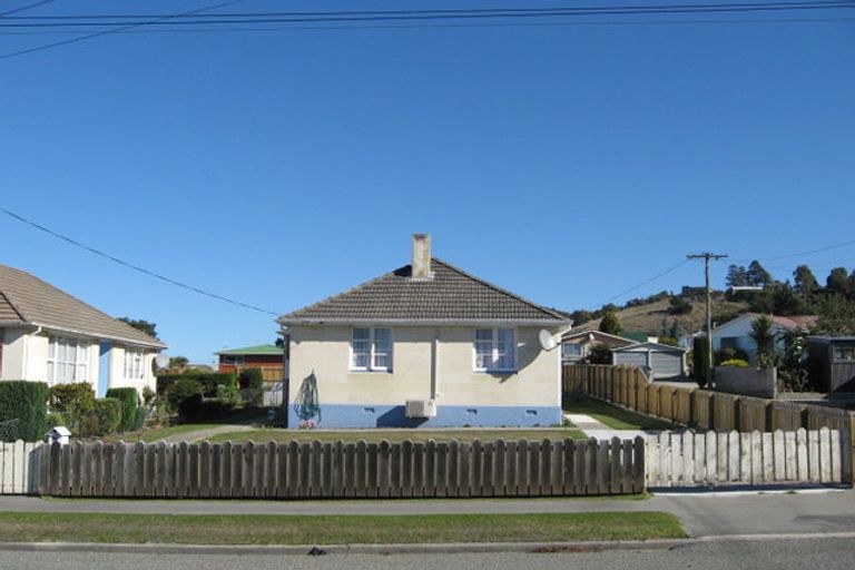Photo of property in 17 Harlech Street, Oamaru North, Oamaru, 9400