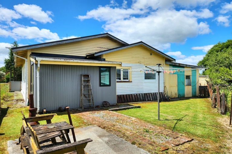 Photo of property in 20 Clifford Street, Blackball, 7804