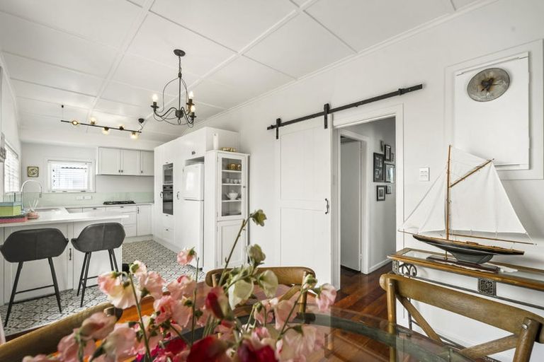 Photo of property in 1/24 Toroa Street, Torbay, Auckland, 0630