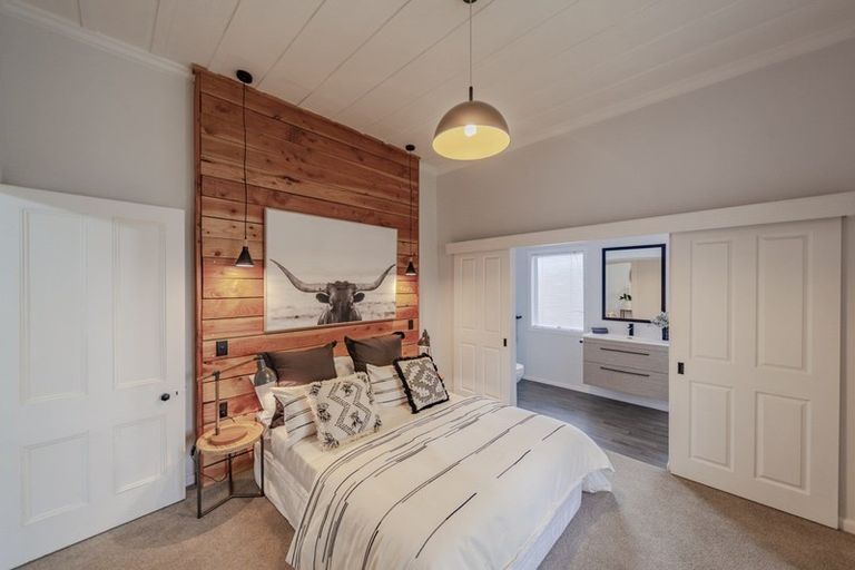 Photo of property in 40 Middle Road, Havelock North, 4130