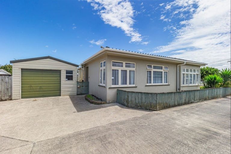Photo of property in 9 York Street, Levin, 5510